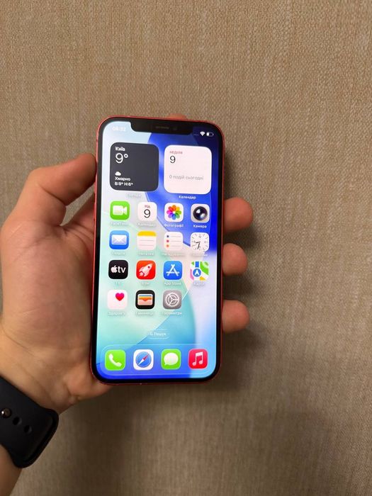 Продам iPhone 12 на 64 gb