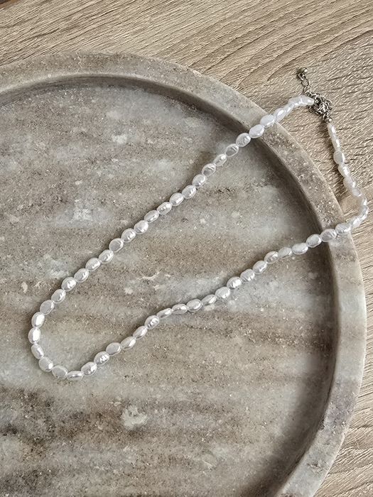 Naszyjnik z perłowych koralików