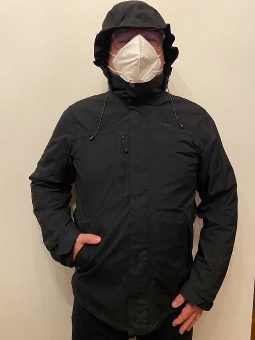 Waterproof and windproof jacket. Size XL.