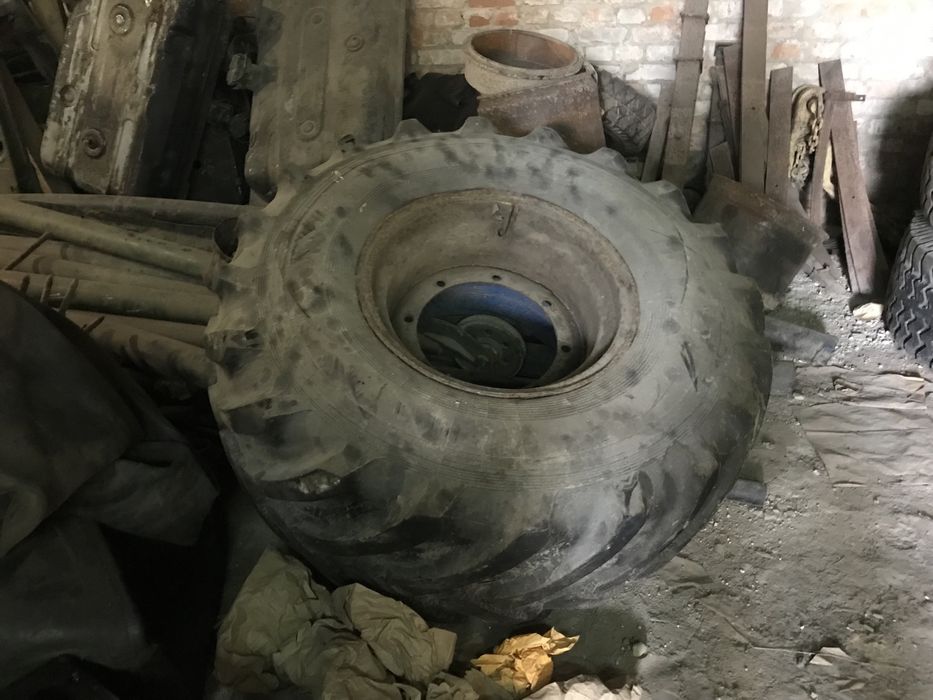 Резина тракторна на Т150