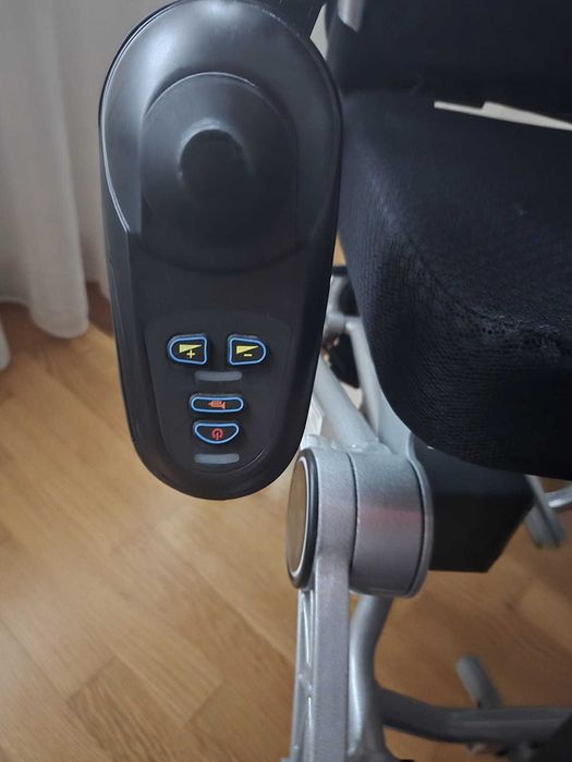 Cadeira de rodas elétrica BASIC LIGHT