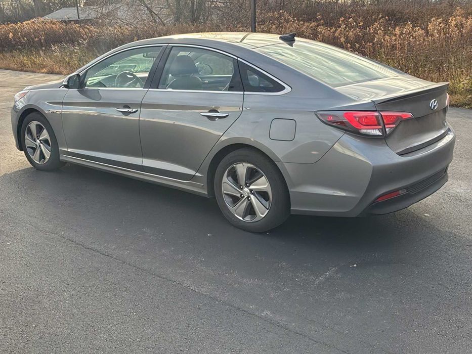 Hyundai Sonata Hybrid Limited      2017