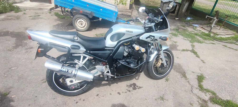 Продажам Yamaha FZ 400