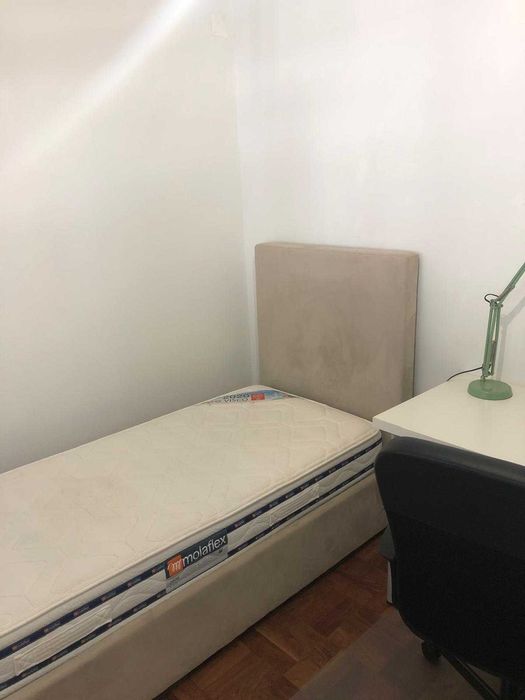 Cama individual com colchão MOLAFLEX