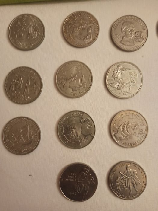 Moedas de 100 e 200 escudos