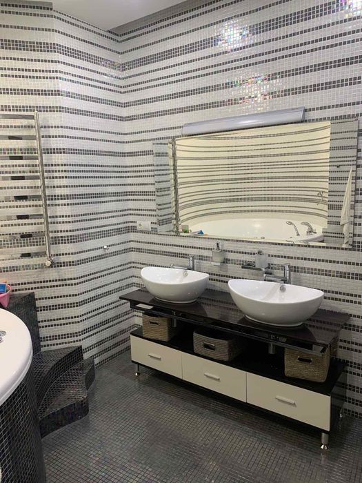 Продажа 3х кв ,общ.150м,цена 135т$торг