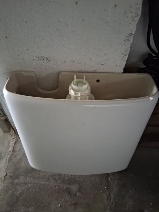 Autoclismo  usado  marca Roca isem tampa no Entroncamento