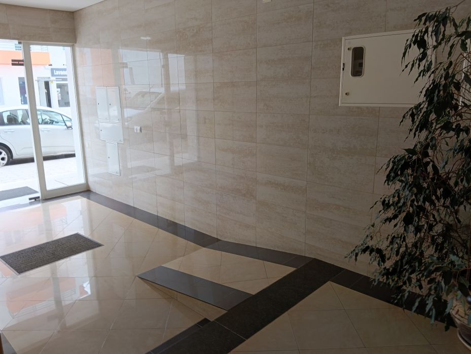 Apartamento T3 com garagem e elevador