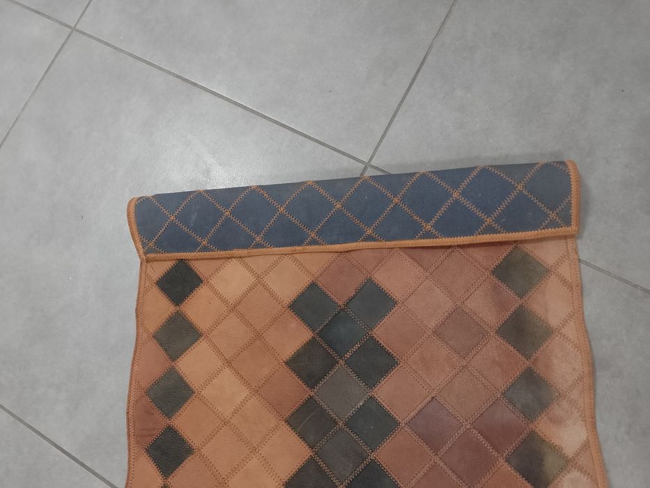 Sprzedam mały skórzany dywanik 190x65 cm