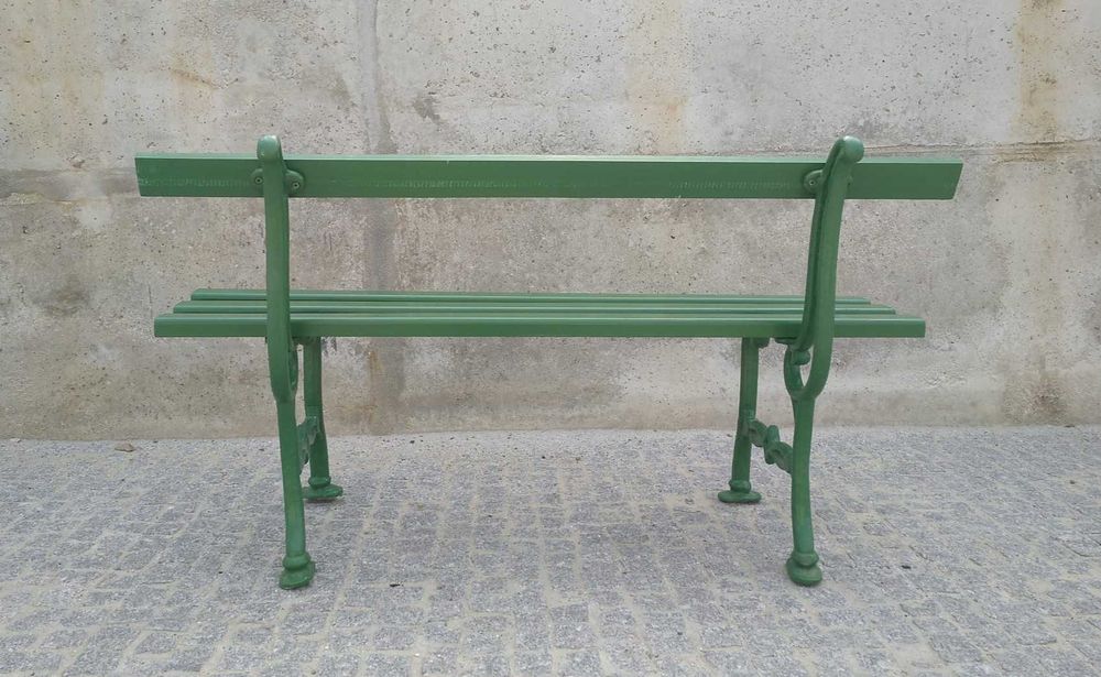 Banco antigo de jardim