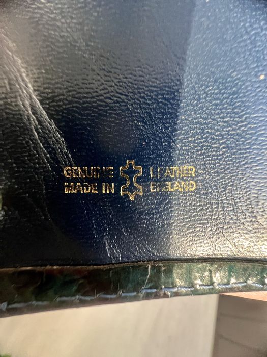 Гаманець із натуральної шкіри страусу темно-зелений, Made in England