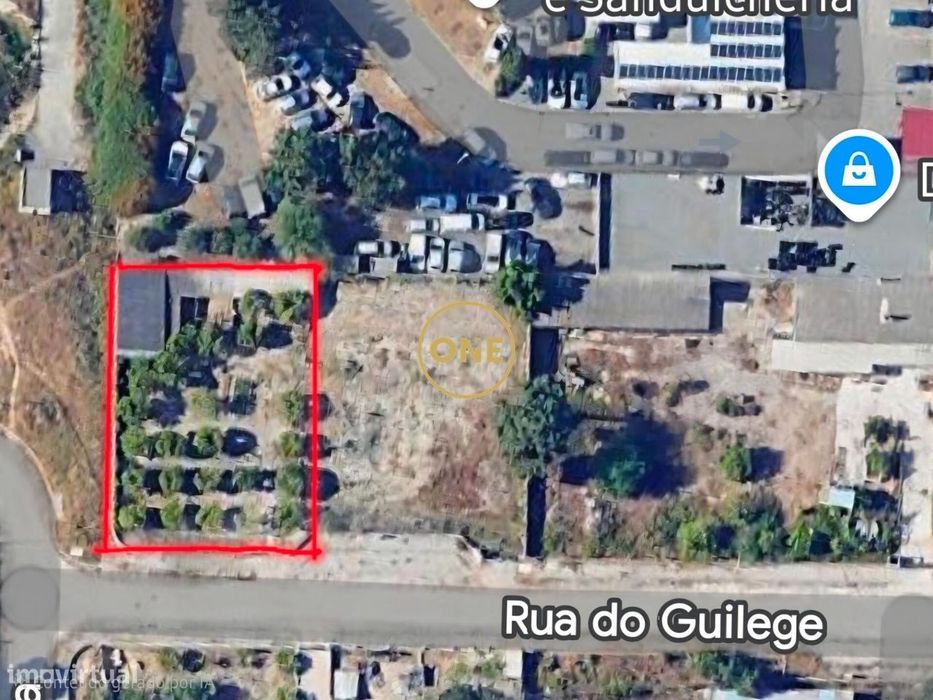 Terreno Urbano com 736m2, para construção de moradia isolada com área
