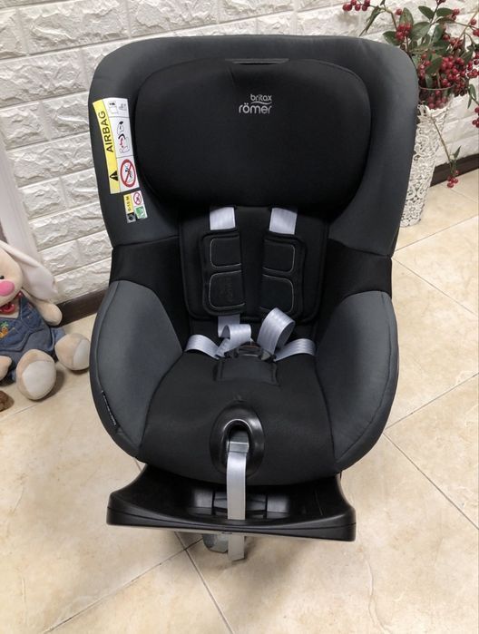 Автокрісло Britax Römer DUALFIX M i-SIZE Група 0+/1 (0-18 кг) 360