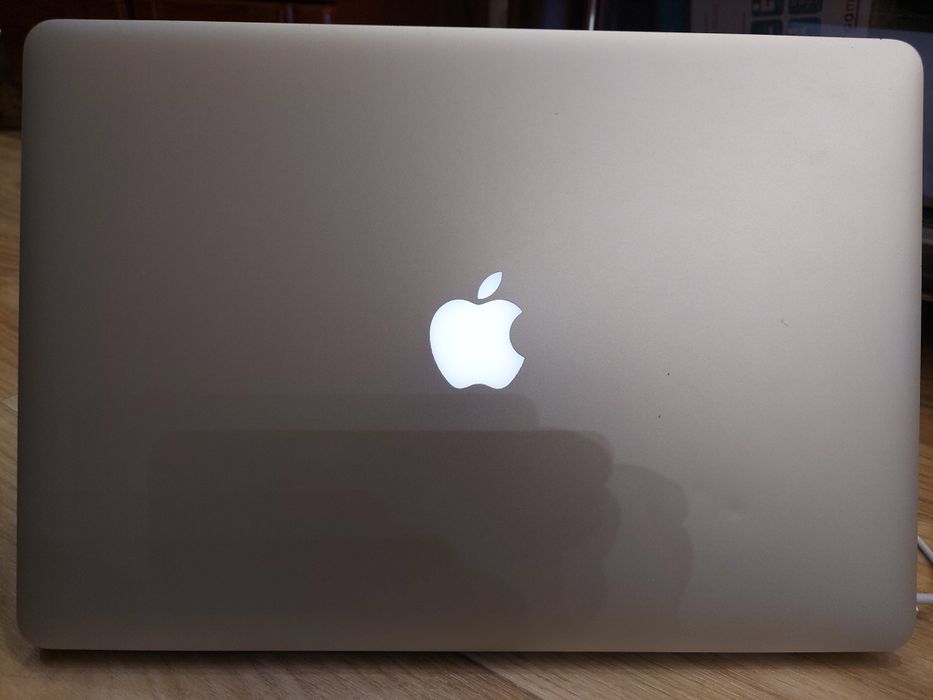 Продам MacBook Pro A1398 (2015)
