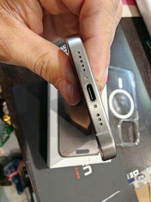 iPhone 15 Pro 256gb ..83% jak nowy kompleT.. PAT-KOM