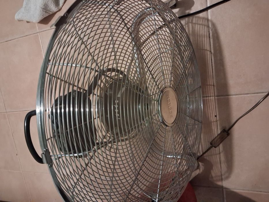 Vendo Ventoinha  240v 140w