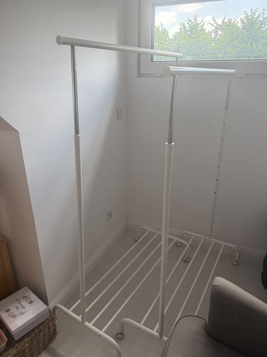 Ikea bialy wieszak na ubrania