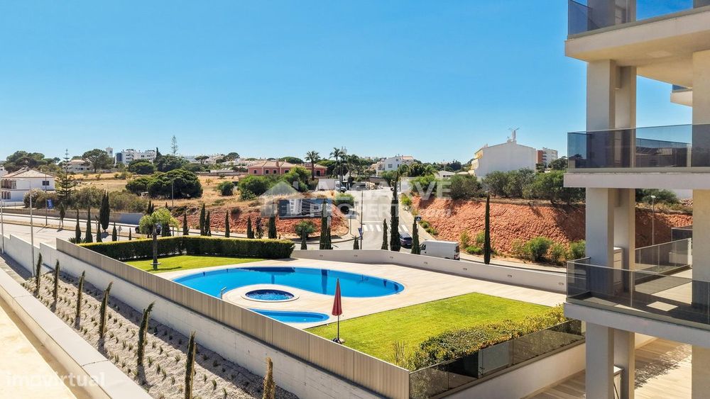 Excelente T2 Moderno com amplo terraço perto da Praia — Quarteira, Alg
