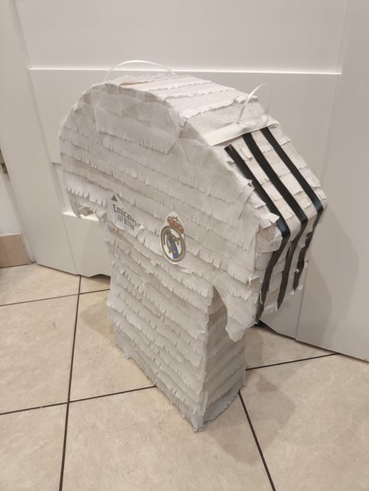 Piniata urodziny koszulka piłkarska piłka nożna football real Madryt