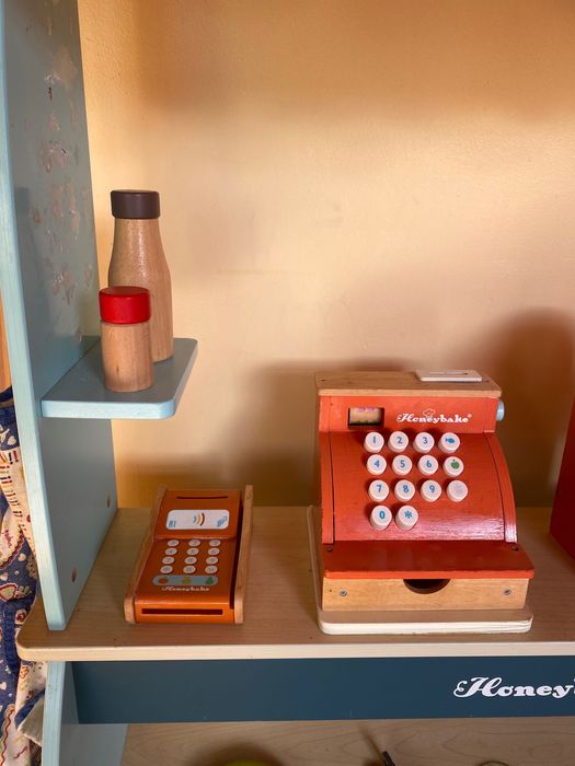 Banca de Brincar em Madeira Le Toy Van / Honeybake (com acessórios)