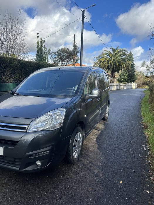 Citroen Berlingo Cinza