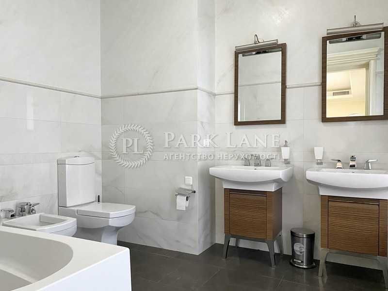 Продам Резиденцію в Лісниках з власним парком та озером Обухівський