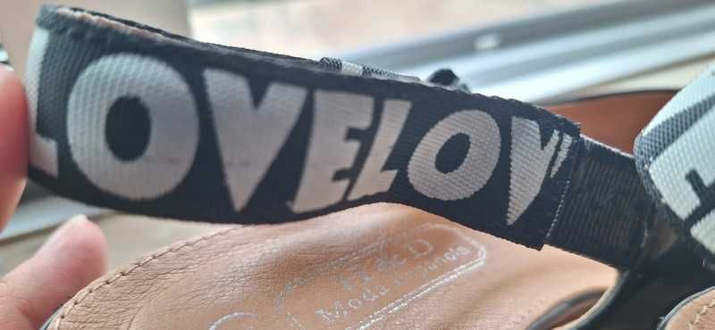 Sapatos pretos verniz