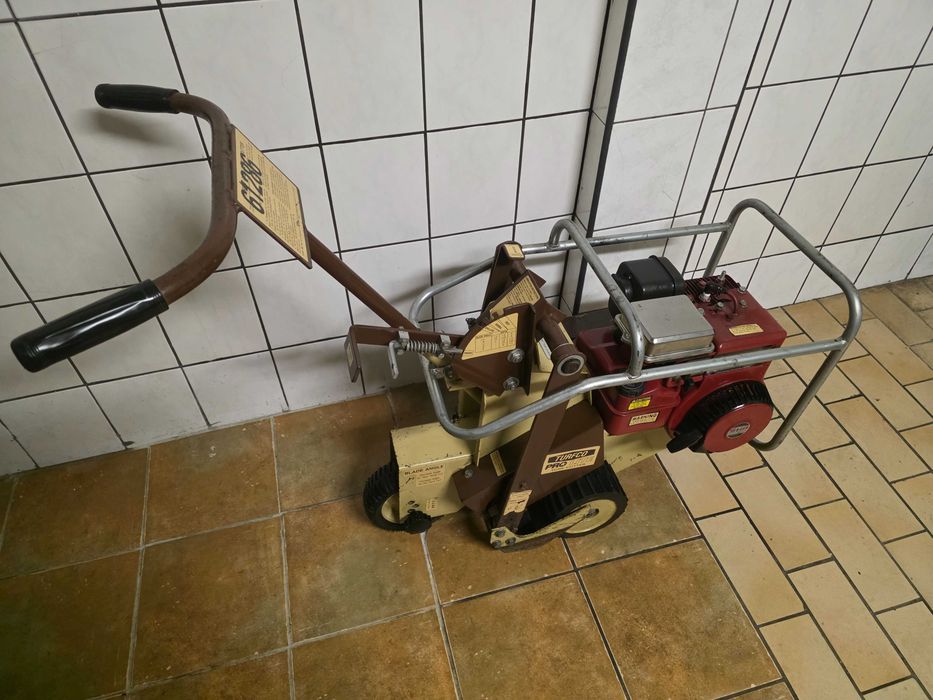 Ryan Brouwer Wycinarka Darni Ryan obrzynarka do trawników Turfco Toro Rink Podcinarka do darni BILLY GOAT Camon