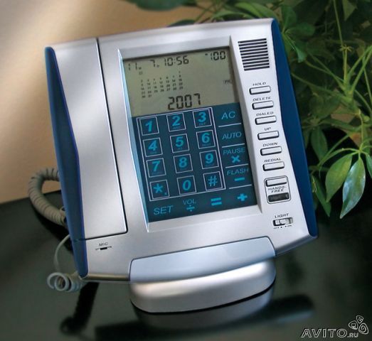 продаю телефон LCD Touch Panel Phone