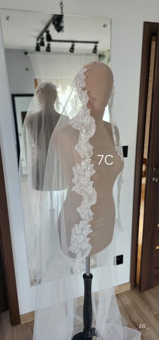 Welon Ślubny z Koronką i Cekinami – Model 7C