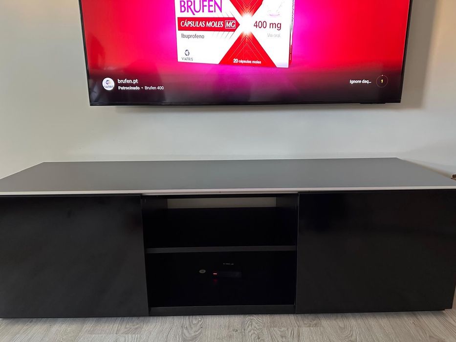 Movel tv madeira preto