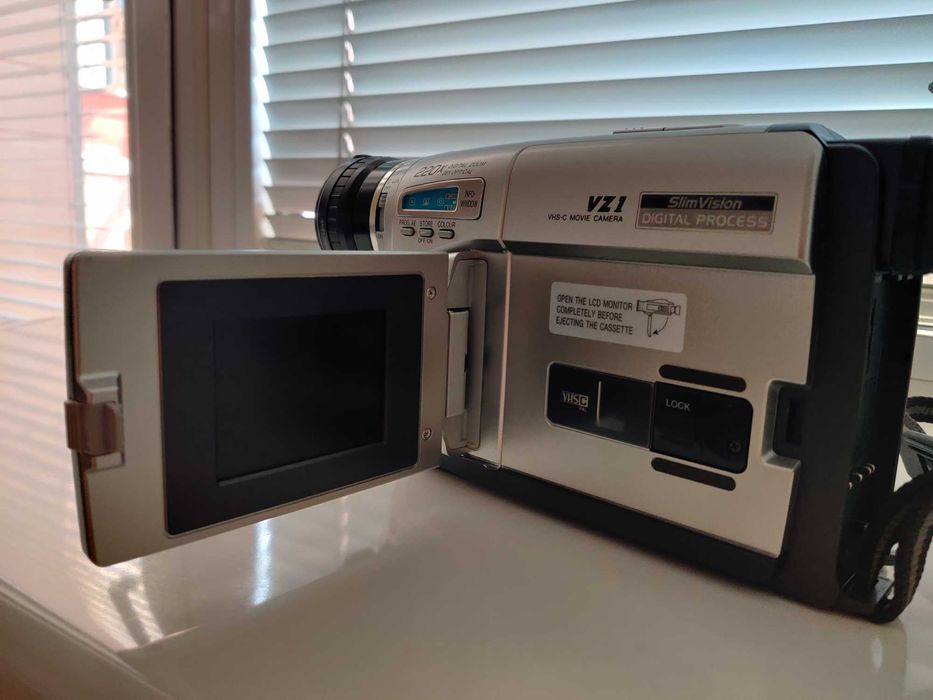 Видеокамера Panasonic NV-VZ1