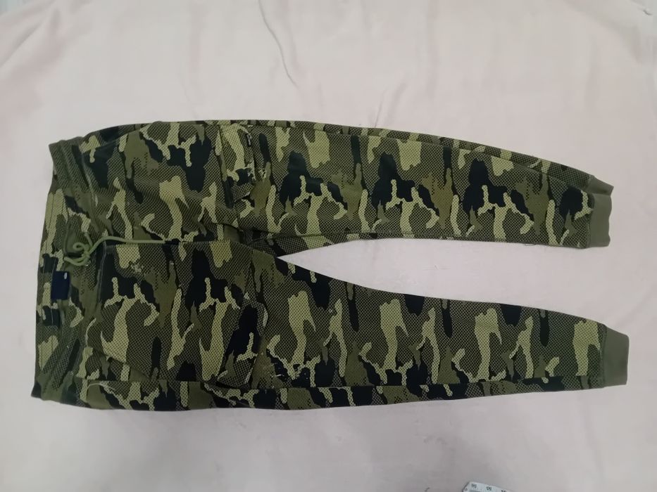 #Cropp spodnie dresowe moro XL