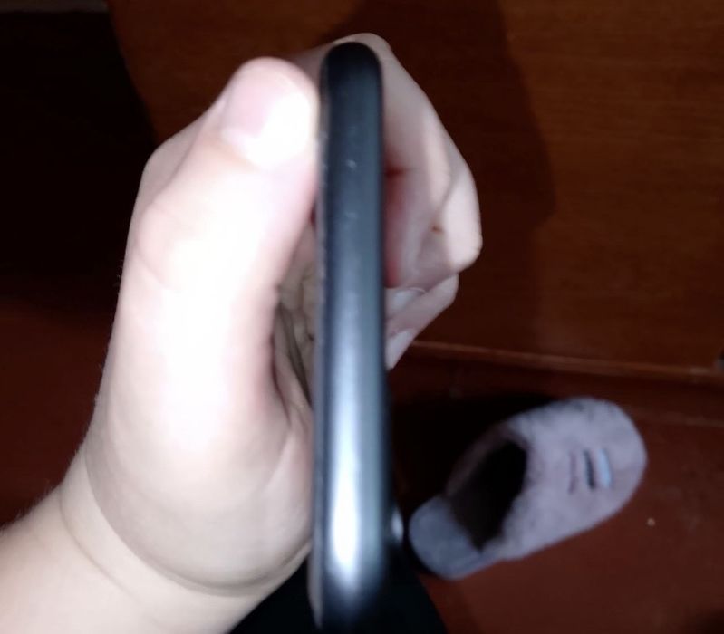 Продам Iphone 11 64 gb 77 акб