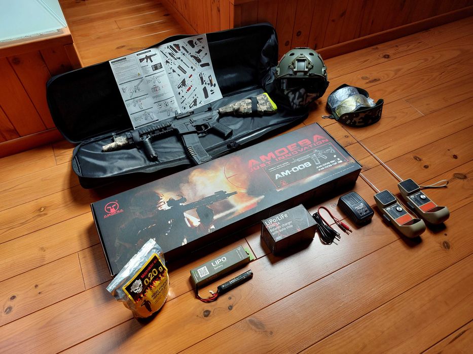 Vendo réplica de arma para Airsoft, com todos os acessórios.