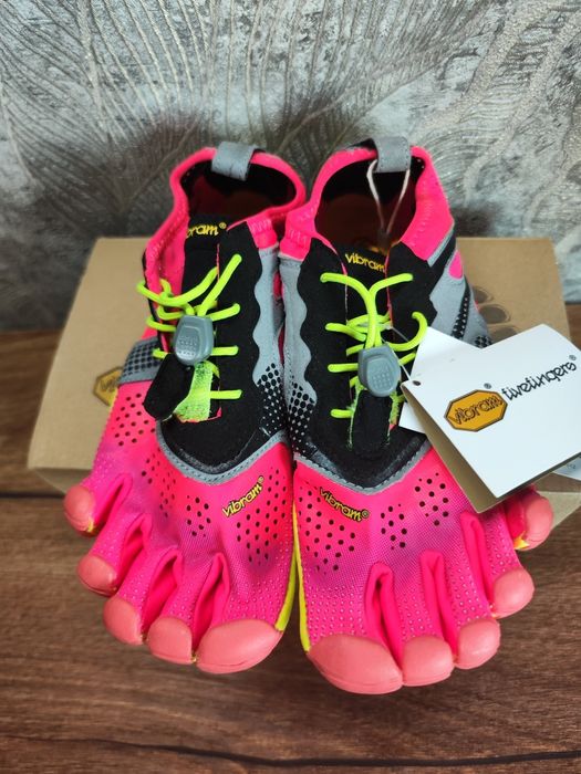 Продам тренінгові кросівки vibram FiveFingers