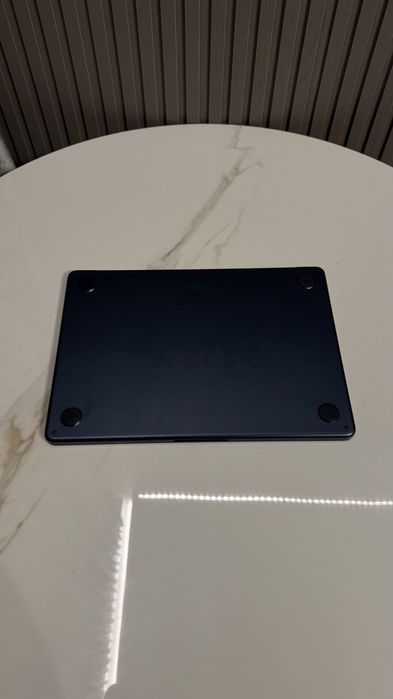 MacBook Air M2 | не працює екран | під ремонт або на запчастин