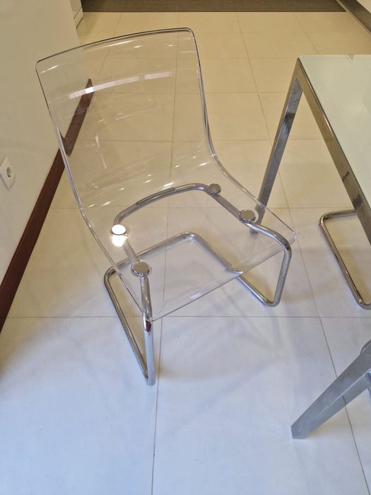 Mesa de jantar c/ cadeiras