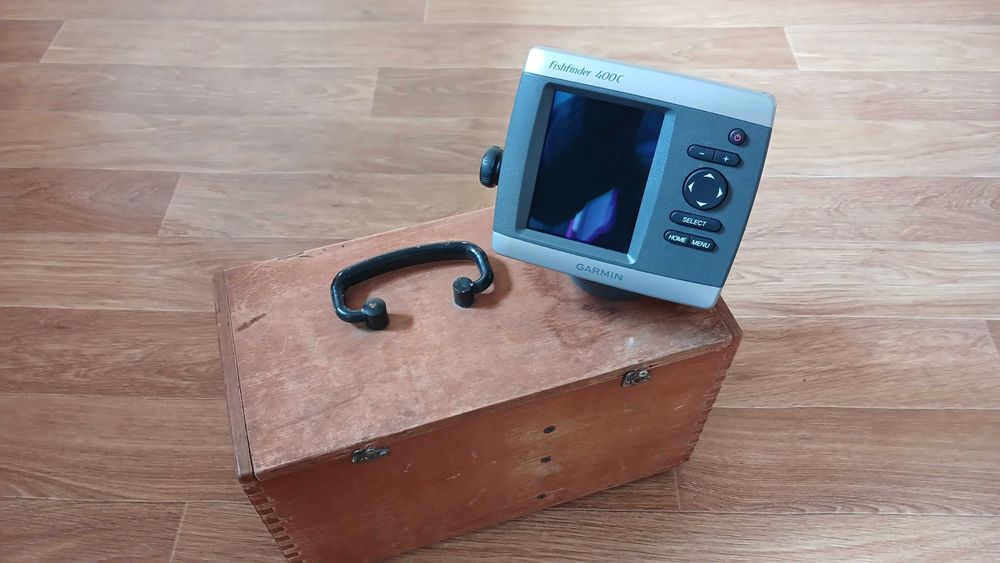 Эхолот Garmin fishfinder 400c