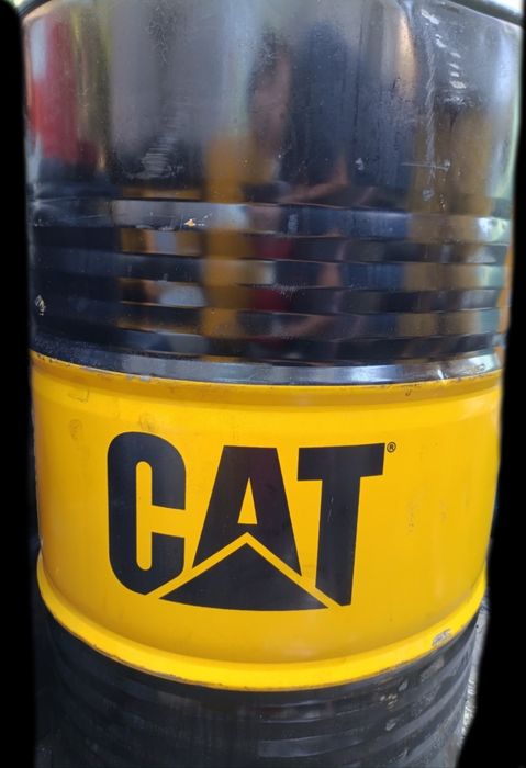Продам моторне масло Cat 15w-40