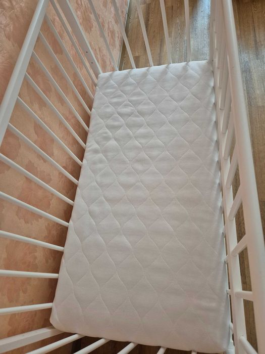 Дитяче ліжечко маятник, матрац та бортики