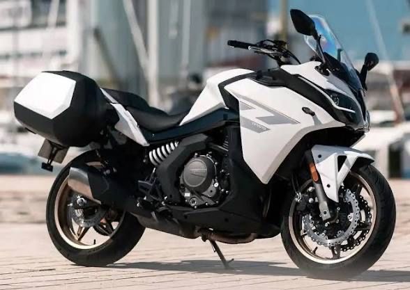 CFMoto 650 GT  ładny turystyk silnik Kawasaki Versys tagi Vstrom  Er6 cbf fazer dodatki
