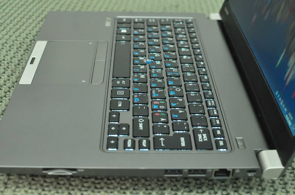 Игровой  ноутбук Toshiba z30 (Core i5/ 8Gb/SSD/video 2Gb)