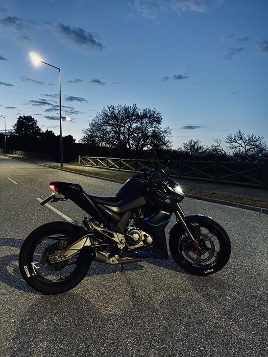 Zontes 125u com muitos extras