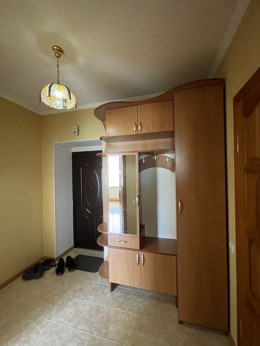 Оренда 1 кім кв. На поділлі. З двох-спальним ліжком. Вільно вже.