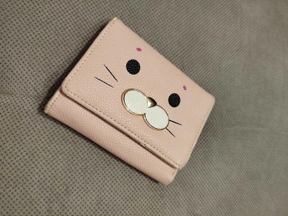 Różowy portfel damski