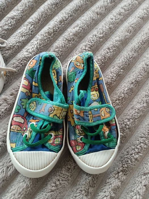 Подарую взуття для хлопчика