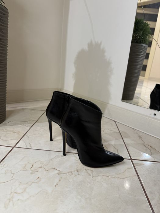 Шкіряне взуття в ідеальному стані