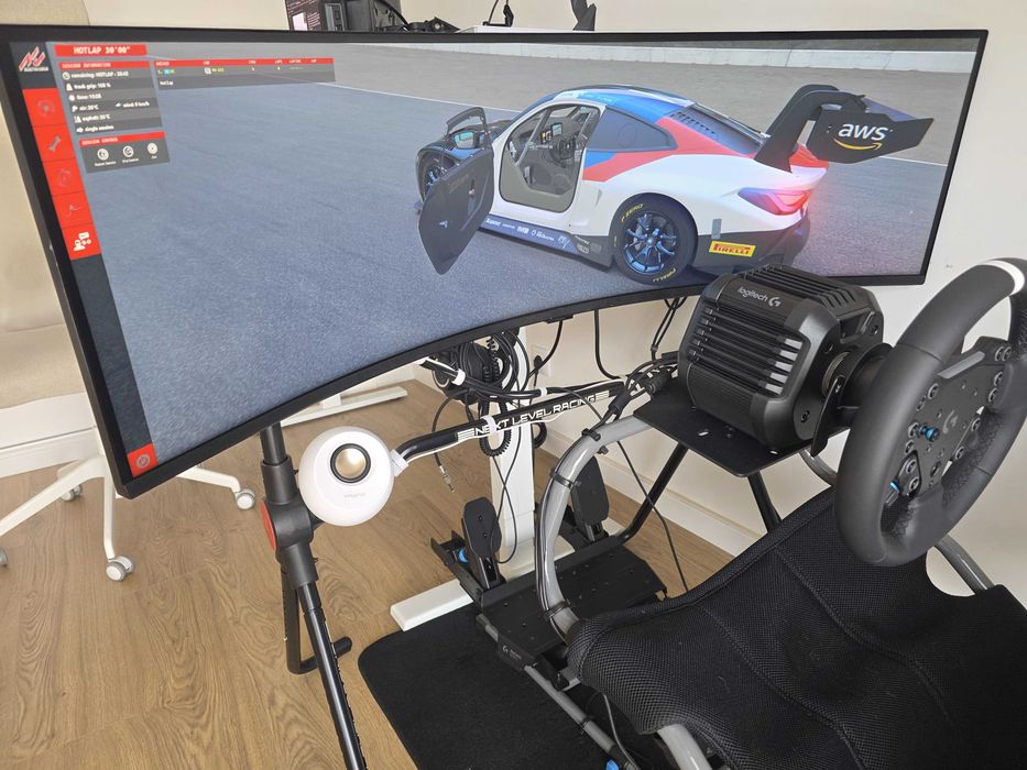 Conjunto Sim Racing Logitech e monitor Ultrawide