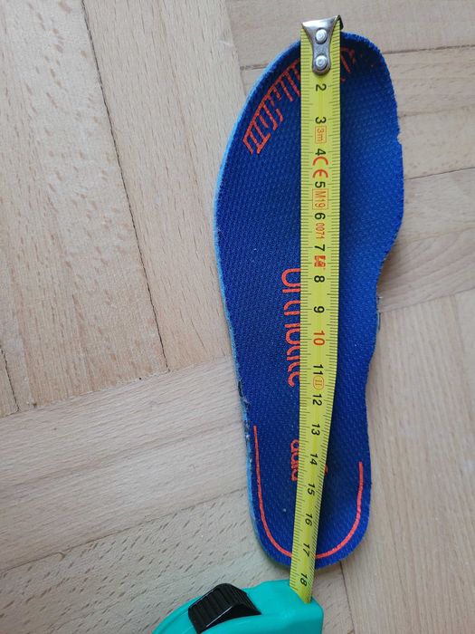 Buty dziecięce Adidasa, rozmiar 28